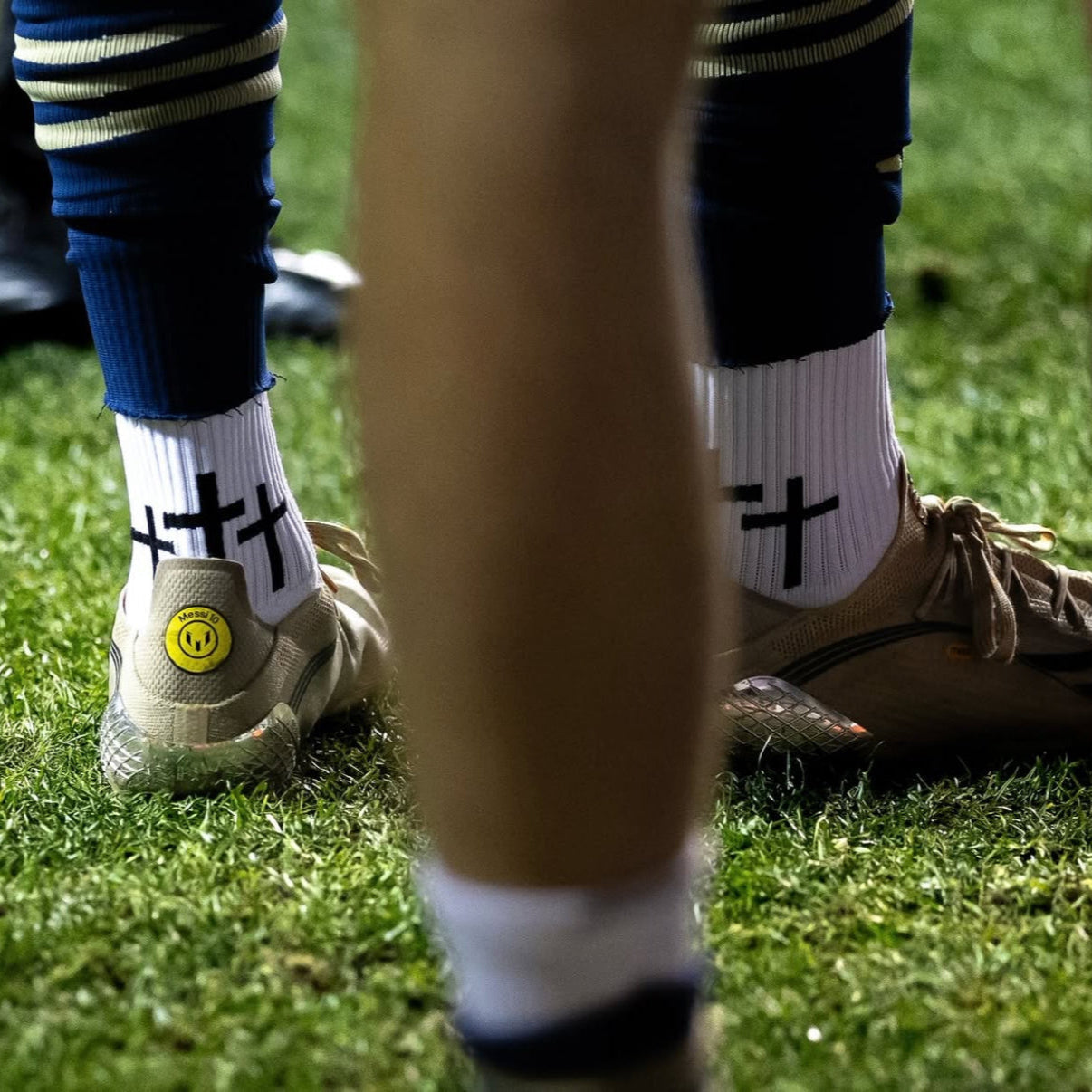 3 CROSS GRIP SOCKS