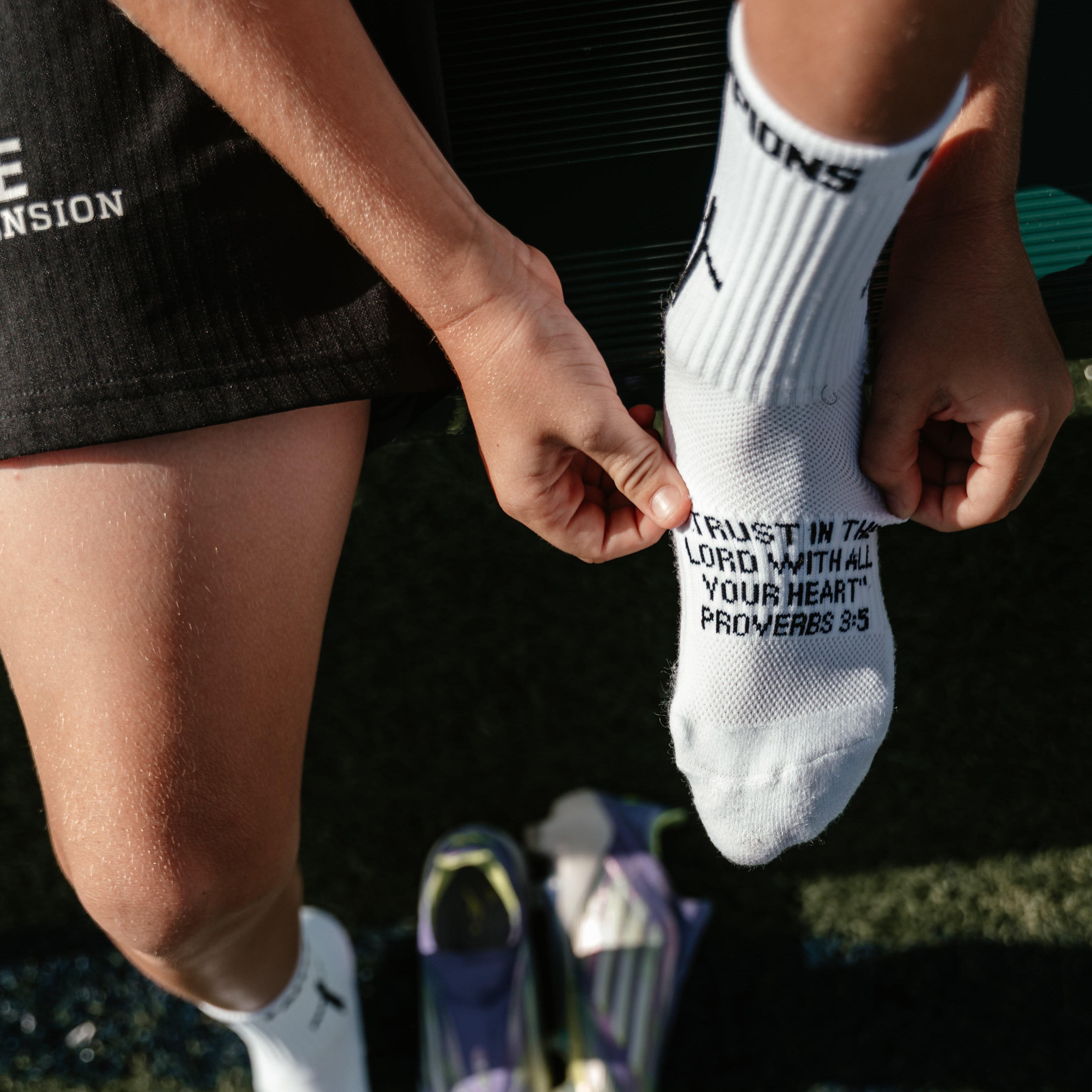'CROSS' GRIP SOCKS