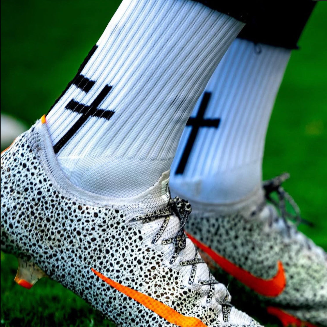 3 CROSS GRIP SOCKS